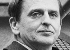 [225px-Olof_Palme_statsminister,_tidigt_70-tal.jpg]