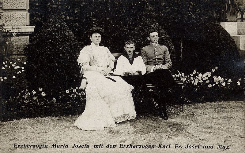 [Maria_Josefa_of_Austria.jpg]