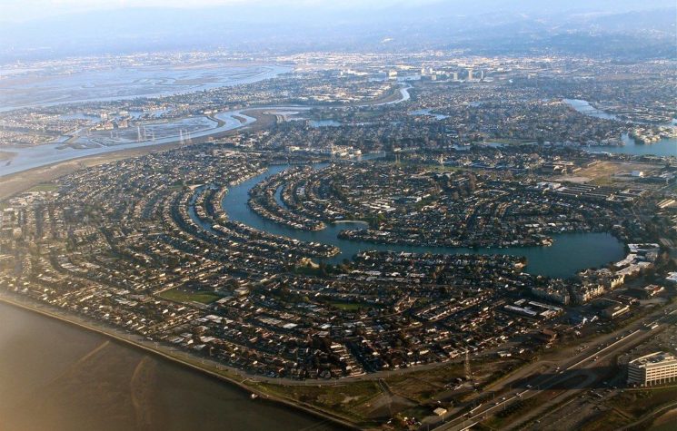 Silicon Valley Is Destroying American Democracy by Playing Political Favorites