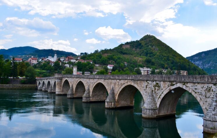 Lavrov Exposes Neocolonialism in Western Poster Child Bosnia-Herzegovina