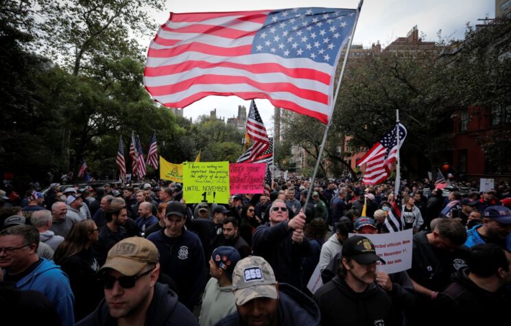 As U.S. Retailers Struggle Against Smash-and-Grab Flash Mobs, Liberals Blame ‘White Supremacy’