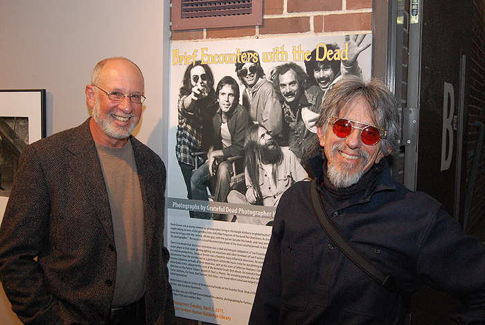Brinley Franklin, left, vice provost for University Libraries, with photographer Herb Greene. <p>Brinley Franklin, vice provost for libraries, and Herb Greene. Photo by Ken Best.</p>